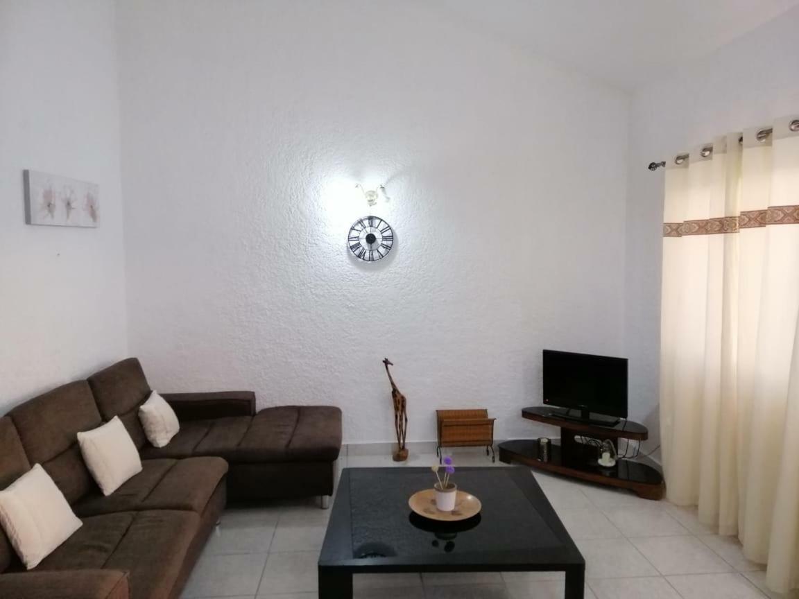 Residence Le Dattier, 2 Bedrooms Apartment, Flic En Flac Bagian luar foto